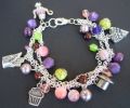 Bracelet aux breloques gourmandes