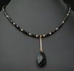Collier pendentif larme noir