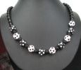 Collier � pois Noir et blanc