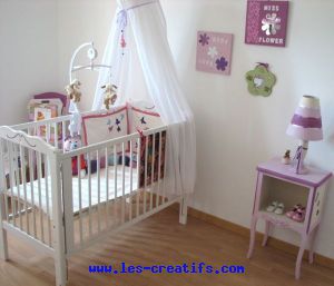 Décoration chambre de bébé fille