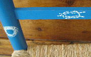 chaise peinture au pochoir