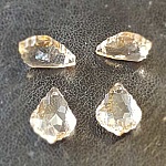 Breloque Pendentif en verre facetté goutte N°01-01