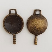 Breloque poêle cuisine bronze