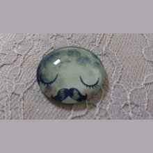 cabochon rond en verre 25mm moustache 025 