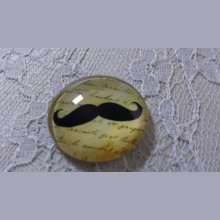 cabochon rond en verre 25mm moustache 020 