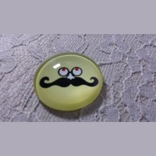 cabochon rond en verre 25mm moustache 015 