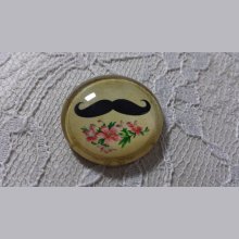 cabochon rond en verre 25mm moustache 011 