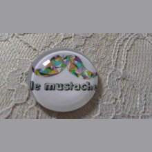 cabochon rond en verre 25mm moustache 010 