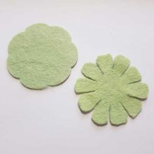 Jolie petite fleur en Feutrine 60 mm et 65 mm N°11-13 x 2 pièces