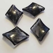 Perle acrylique losange noir 29 x 38 mm