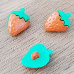 Boutons fantaisie, enfants, bébés Motif fraise N°03 vert et orange