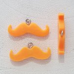 Breloque pendentif Moustache N°04 Orange