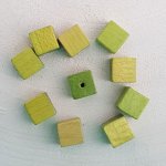 10 Perles Bois Cube / Carré 10 mm Vert