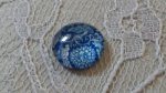cabochon rond en verre 12mm fleur bleu 013 