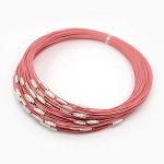 1 collier tour de cou fil câblé rigide rose fermoir à visser N°01