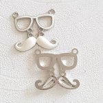 Breloque pendentif Moustache N°24 Blanc