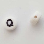 Perle Ronde Lettre Q Blanc Noir 7mm