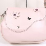 Sac à main cuir de vachette souple coloris nude.