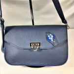 Sac 'baguette' cuir de vachette grainé, coloris bleu marine