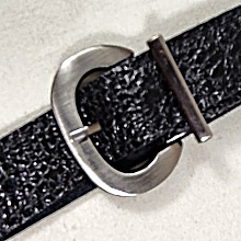 Ceinture fine pour Elle, cuir noir, boucle métal brossé