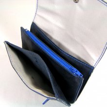 Portefeuille ceinture cuir vachette coloris bleu marine.