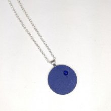 Pendentif laiton et cuir bleu, cabochon pierre naturelle lapis lazuli.