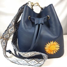 Sac seau cuir bleu brodé main