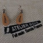 boucles d'oreilles goutelettes en bois de hetre massif bijoux éthique en bois, bijou nature ciré, fait main