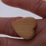Bague cabochon en bois forme coeur frene largeur 20mm