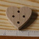 Bouton coeur 22mm a decorer et a coudre ou a coller, embellissemnt scrap fait main bois massif