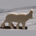 Figurine miniature chamois en bois à décorer theme montagne