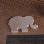 figurine miniature éléphant 3mm embellissement a peindre et a coller bois massif fait main