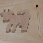 Figurine miniature vache en bois a decorer