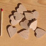 10 coeurs miniatures a coller a decorer embellissement bois massif scrapbooking fait main