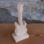 guitare électrique montée sur socle hauteur 15cm, bois massif fait main, décoration table mariage