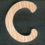 Lettre C  a coller en bois de frene hauteur 5 cm epaisseur 5 mm