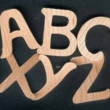 Alphabet en bois de frene massif hauteur 5cm 