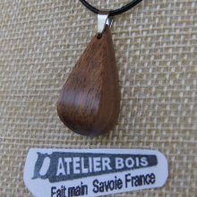 pendentif gouttelette en 3D en bois ciré, bijou éthique fait main