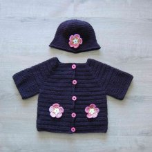 Ensemble chapeau et gilet noir avec fleurs crème, cuivre et rose