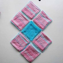 7 carrés de lingettes polaire turquoise et coton rayures roses et bleues