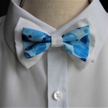 Noeud papillon enfant double coton bulles bleues sur noeud blanc