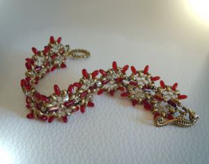 Red and golden Indiana bracelet tutorial