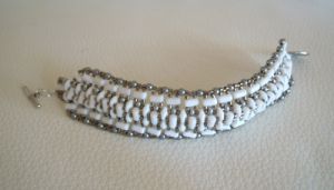 Instructions for the white Tendance bracelet 