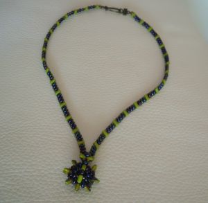 Olivine Indiana necklace tutorial