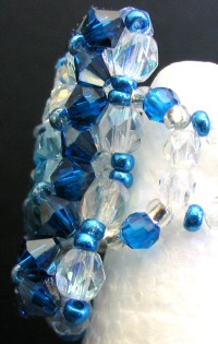 Blue Ponant bead ring pattern