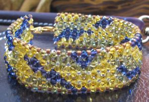 Olivine Swarovski crystal armband pattern