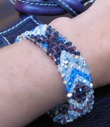 Violet Swarovski crystal armband pattern