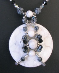 Fidji donut&bead necklace pattern