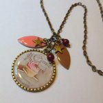 Collier pendentif cabochon Muffin gourmand et sequins