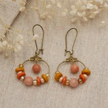 Boucles d'oreilles petites créoles laiton aux perles corail et pêche